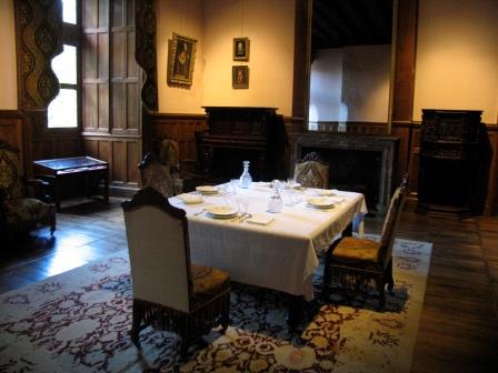 dining room in chateau Azay le Rideau 