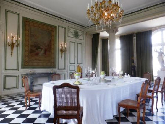 dining room at Chateau de Valencay France