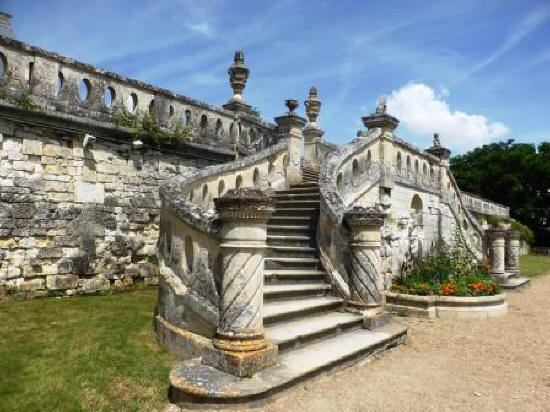 steps leading to the rear gardens at Chateau de Valencay