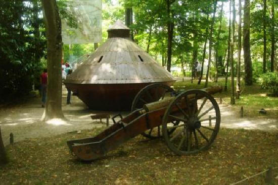 tank and canon in Clos Luce gardens