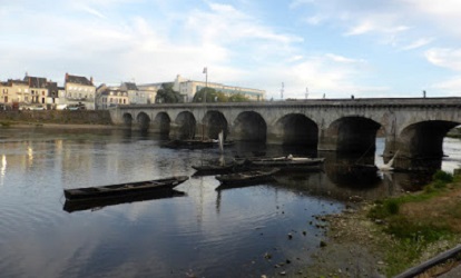 Henri IV bridge in Chatellerault