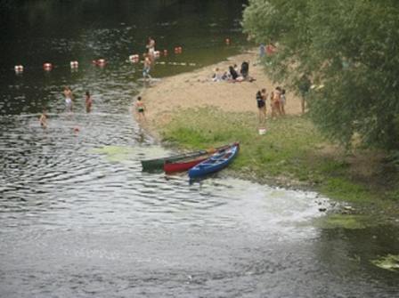 River beach at Lesigny just outside Barrou