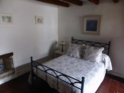 second bedroom in Loire Valley holiday cottage to rent in Barrou