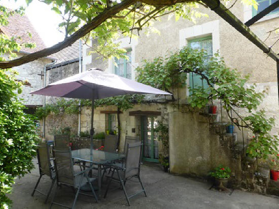 courtyard of Loire Valley holiday cottage vacation rental