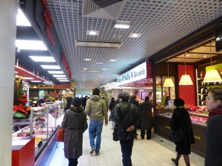 les halles in Tours shops