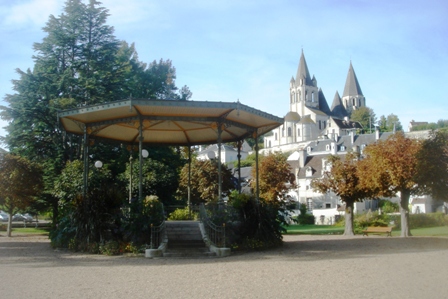 bandstand in Loces gardens